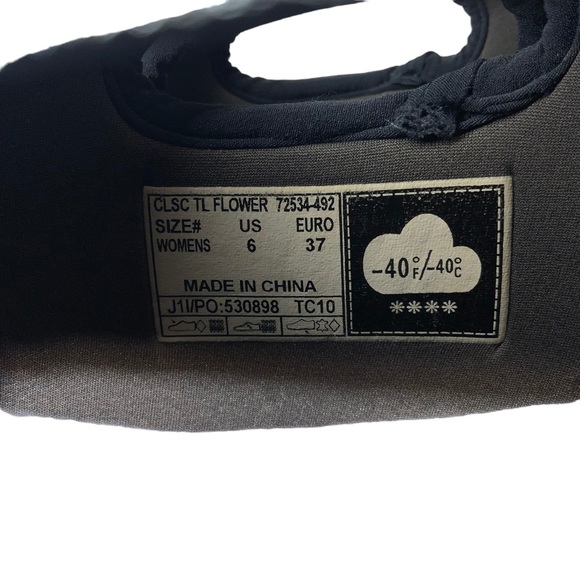 Bogs Women’s Classic Tall Floral Waterproof Rain Boot - Picture 4 of 7